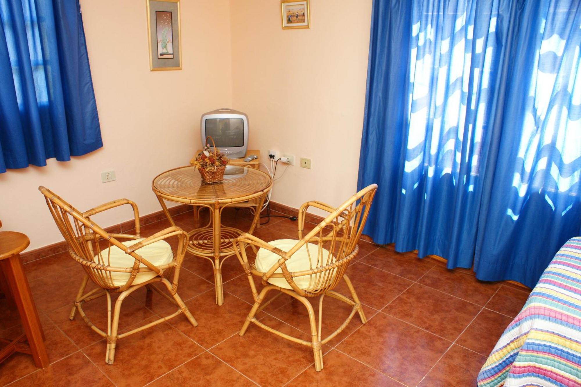 Apartamentos Nelly บาเญ กรันเรย์ ห้อง รูปภาพ