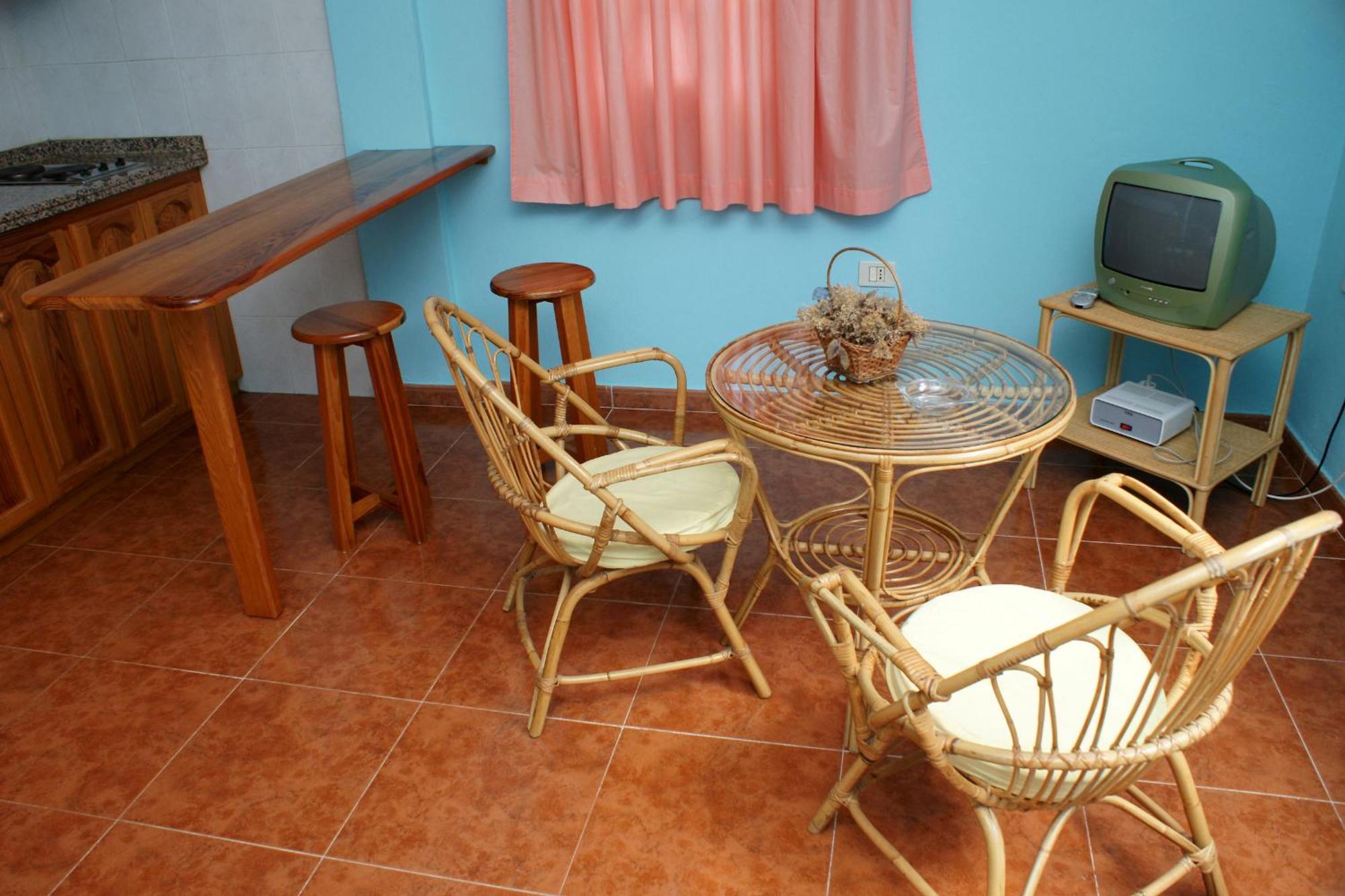Apartamentos Nelly บาเญ กรันเรย์ ห้อง รูปภาพ